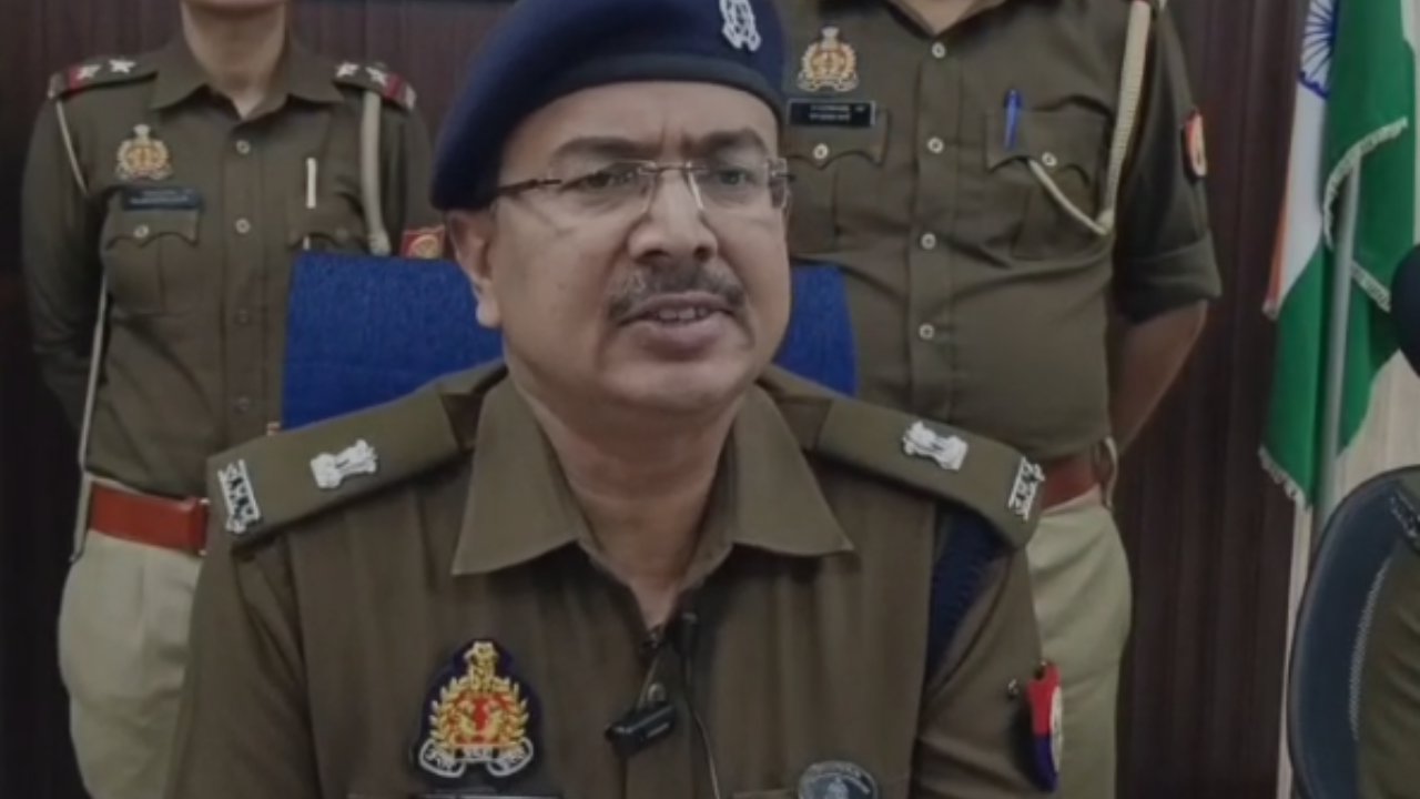 Moradabad पुलिस के हत्थे चढे आठ अभियुक्त, चार मोटरसाइकिल बरामद