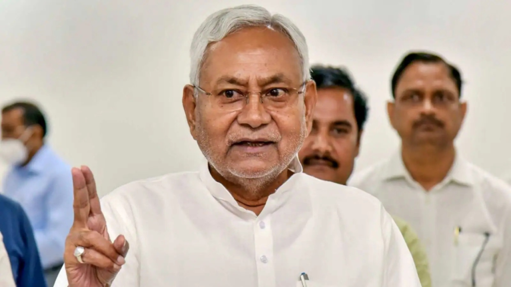 भाजपा नेता को याद करते हुए cm nitish kumar दिल्ली रवाना, जदयू की महाबैठक में होंगे शामिल