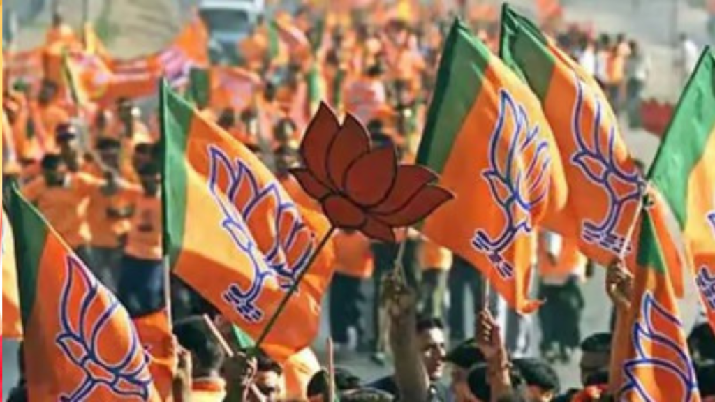 Lok Sabha Elections में एटा-कासगंज सीट पर सपा के देवेश शाक्य को BJP से ये देगें टक्कर ?