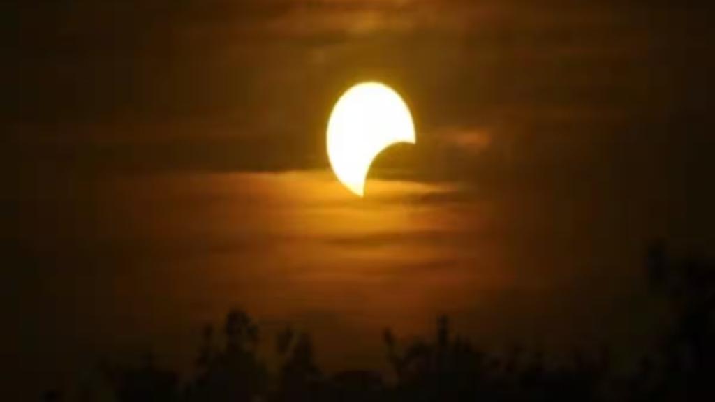 साल 2024 का पहला Solar Eclipse है बहुत खास, जानिए कैसे है खास व कब कहा कैसा दिखेगा..