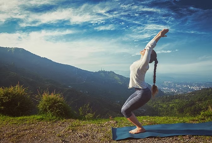 ये चार Yogasana के अभ्यास जीवन में लाएंगे सकारात्मक परिवर्तन, जानिए इस रिपोर्ट में.....