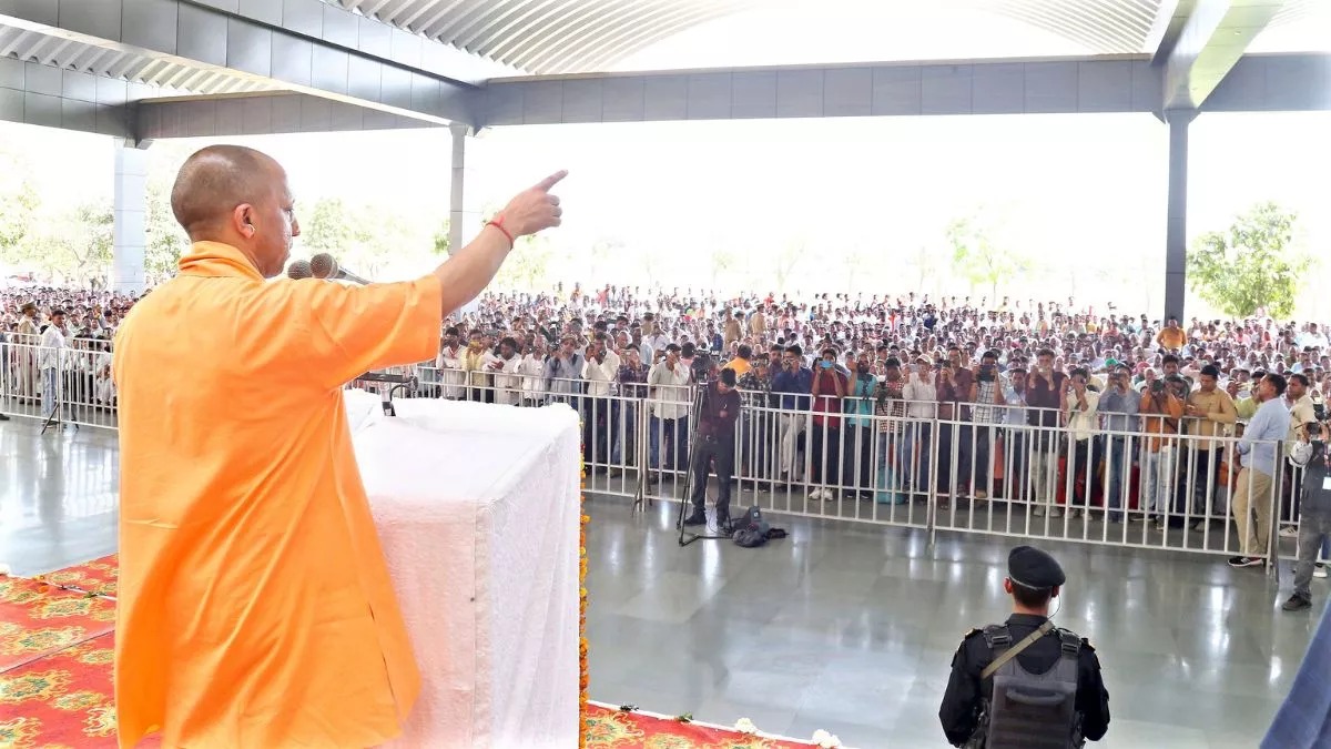 Shamli: CM Yogi ने कहा- बकाया गन्ना भुगतान नहीं किया तो किसानों को बना दिया जाएगा मिल मालिक....