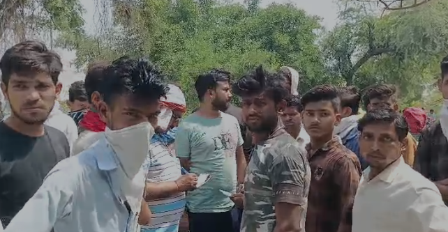 Kasganj में कपड़े से भरे लोडर वाहन में लगी भीषण आग, कपड़ा सहित 20लाख का आर्थिक नुकसान.....