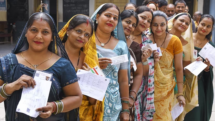 Lok Sabha: राजनीतिक पंडितों का रिकॉर्ड वोटिंग से बिगड़ा गणित, जातियों के साथ महिला मतदाताओं के रुझान से बदले समीकरण…