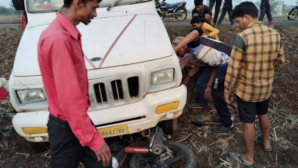 Shamli रोड पर तेज रफ्तार पिकअप की टक्कर से बाइक सवार एक किशोर की मौत हो गई, जाने पूरा मामला....