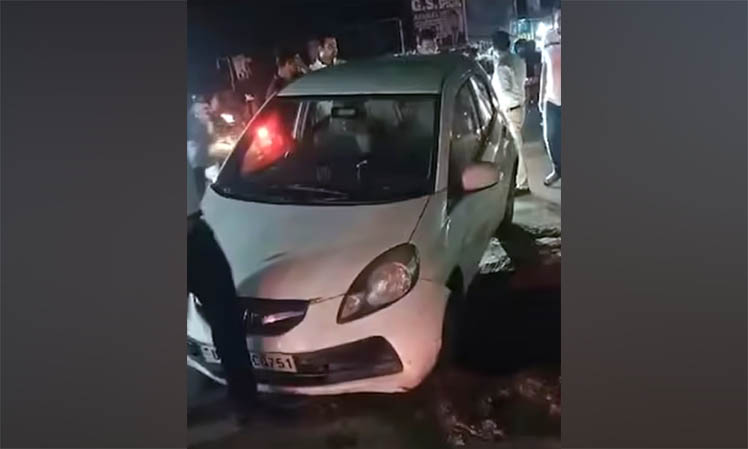 Meerut City Roads : 7 महीने पहले बनी सड़क धंसी; 13 दिन में इस तरह की यह 5वीं घटना, क्या कर रहा नगर प्रशासन?