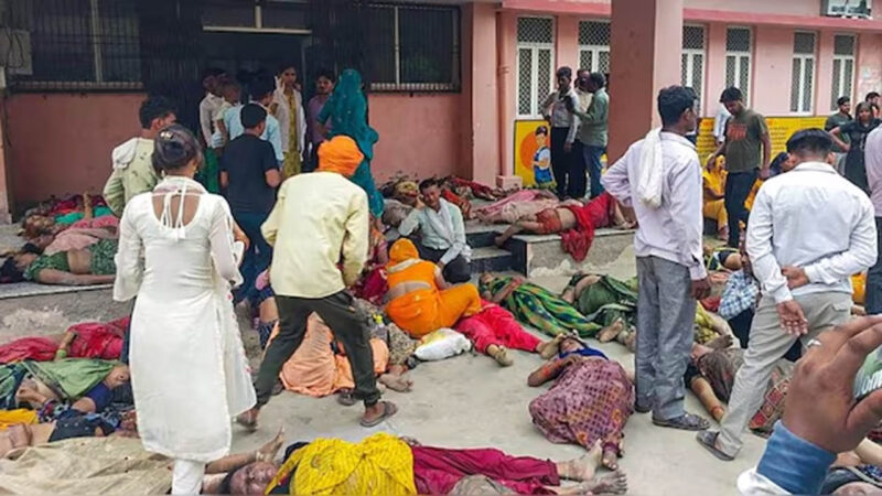 Hathras Stampede : सूरजपाल उर्फ भोले बाबा के वकील का दावा- Yogi सरकार को बदनाम करने की साजिश थी ये