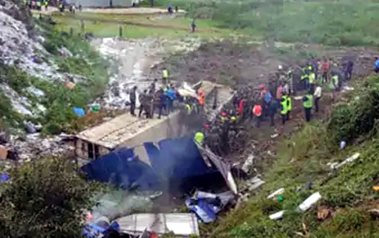 Nepal Plane Crash : काठमांडू में उड़ान भरते-भरते पलट गया विमान; 18 लोगों की गई जान