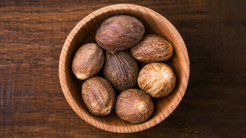 nutmeg केवल स्वाद के लिए ही नहीं, बल्कि सेहत के लिए भी फायदेमंद…..