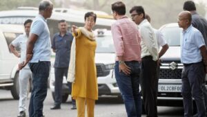 एक्शन में दिल्ली सरकार, सड़कों पर उतरी Atishi कैबिनेट, जाने पूरा मामला...