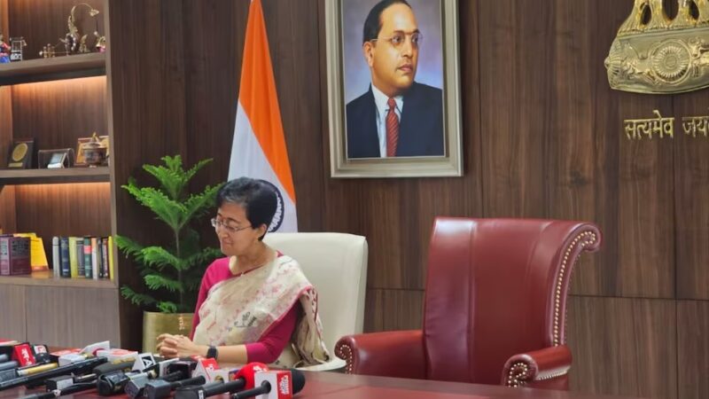 Atishi ने संभाला सीएम का पदभार, केजरीवाल के लिए क्यों खाली रखी कुर्सी, जानिए…