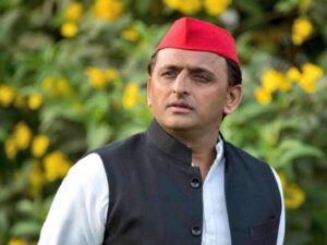 सियासत का सबसे बड़ा कुनबा,Akhilesh परिवार में धीरे-धीरे पट चुकी है दरार