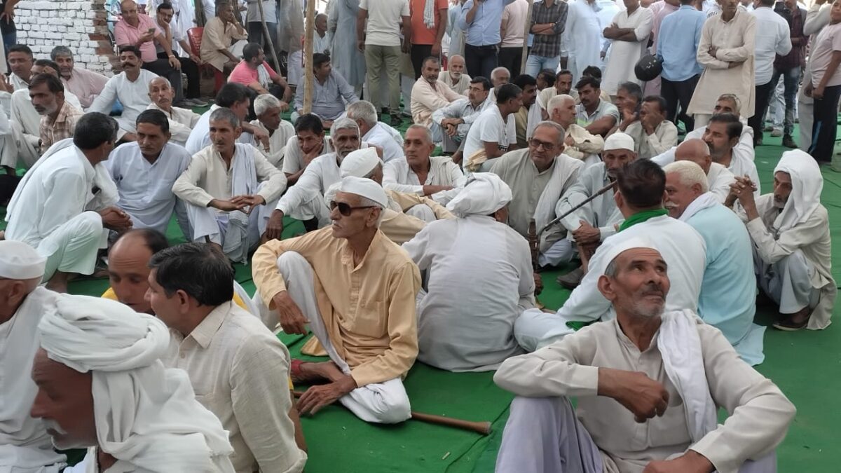 शामली में farmers के धरने बीच हुआ हंगामा, खाप चौधरियों पर विश्वास जताने से इनकार...