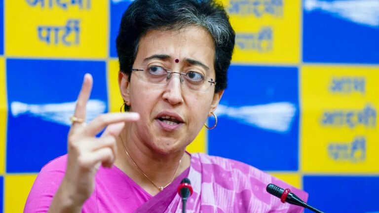 CM Atishi ने दिल्ली में दफ्तरों को लेकर दी ये अहम जानकारी, जाने के लिए देखे ये रिपोर्ट...