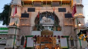 अजमेर Dargah एक बार फिर से सुर्खियों में आई, एक किताब ने खोला राज...