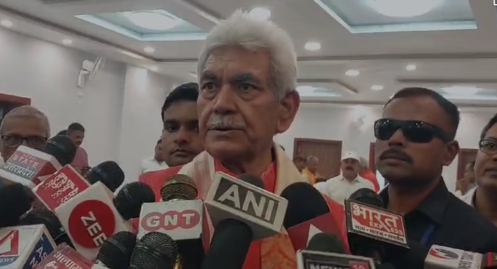 गाजीपुर पहुंचे जम्मू काश्मीर के LG Manoj Sinha ने दे दिया ये बड़ा बयान…