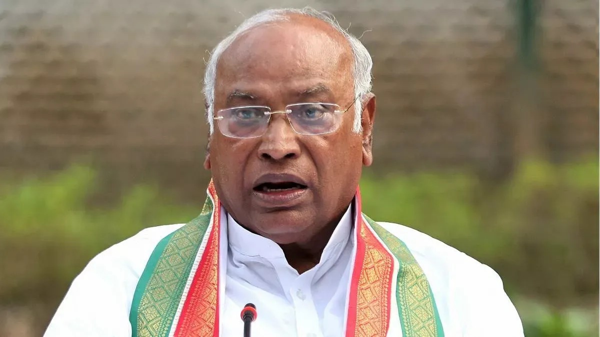 Mallikarjun Kharge द्वारा दिए गए इस बयान से गर्माया माहौल, पाठक का पलटवार...