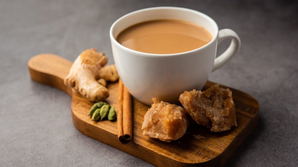 ठंड में जरूर पिएं ये मसाला Tea , शरीर को प्रदान करेगी गर्माहट...