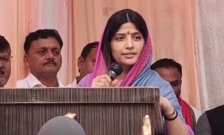 dimple yadav ने नुक्कड़ सभा को किया संबोधित, तेज प्रताप यादव के पक्ष में बनाया माहौल...