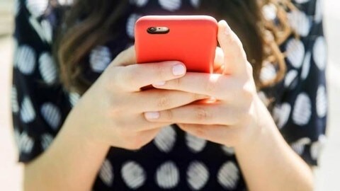 स्क्रीन गार्ड के कारण smartphone हो रहे खराब, इस्तेमाल करते वक्त ध्यान रखें ये पांच बातें…