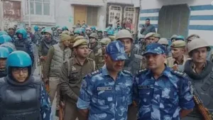 Sambhal के जियाउर्रहमान बर्क़ के घर का बदला मीटर भारी फ़ोर्स साथ पहुँची विधुत विभाग टीम...