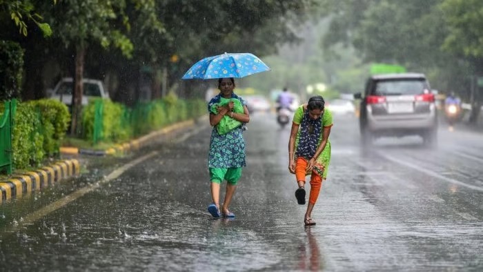 यूपी के इन जिलों में Rain और कोहरे की संभावना, जाने अपने शहर का हाल...