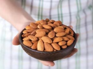 बिना भिगोए कभी ना खाएं ये 3 dry fruits;भिगोने से मिलेंगे ढेरों फायदे,