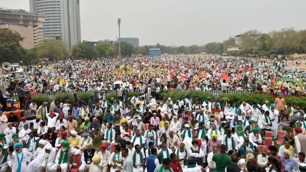 farmers की महापंचायत में शामिल होंगे हजारो लोग, टिकैत भी फूकेंगे बिगुल...