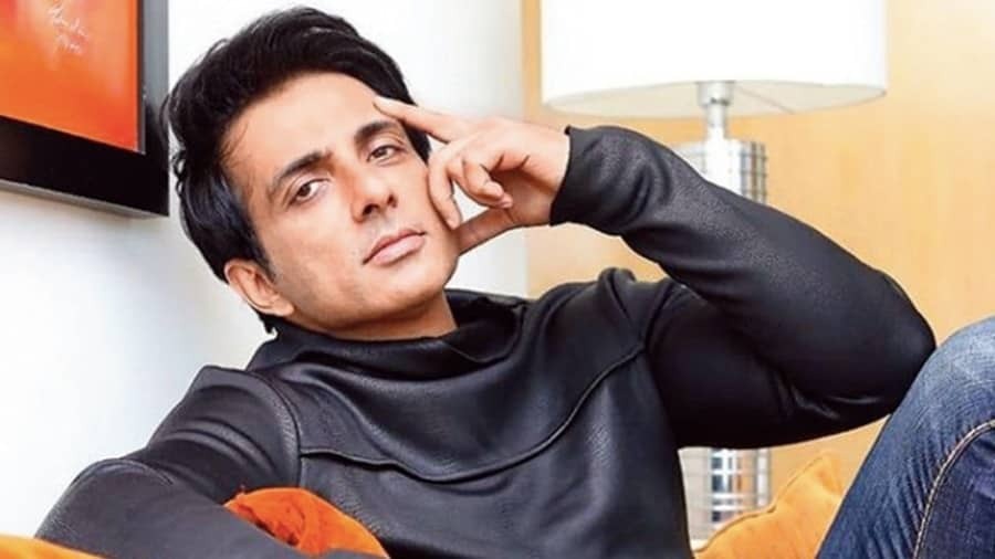 sonu sood ने खोली बॉलीवुड की पोल,बोले- यहां पार्टियों में अच्छी एक्टिंग की जाती है