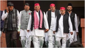 उपचुनाव को लेकर फिसली Akhilesh Yadav की जुबान, चुनाव आयोग मर गया है...