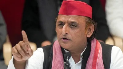 काशी दौरे पर पहुंचे सपा प्रमुख Akhilesh Yadav, महाकुंभ में भगदड़ को लेकर कही बड़ी बात…