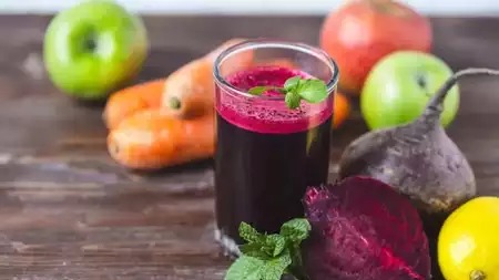 सेब चकुंदर और गाजर का Juice पिने के फायदे, जानने के लिए देखे रिपोर्ट ...