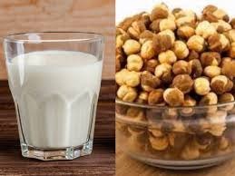 Milk के साथ भुने हुए चने का पाउडर खाने से दूर होती हैं ये 4 समस्याएं,