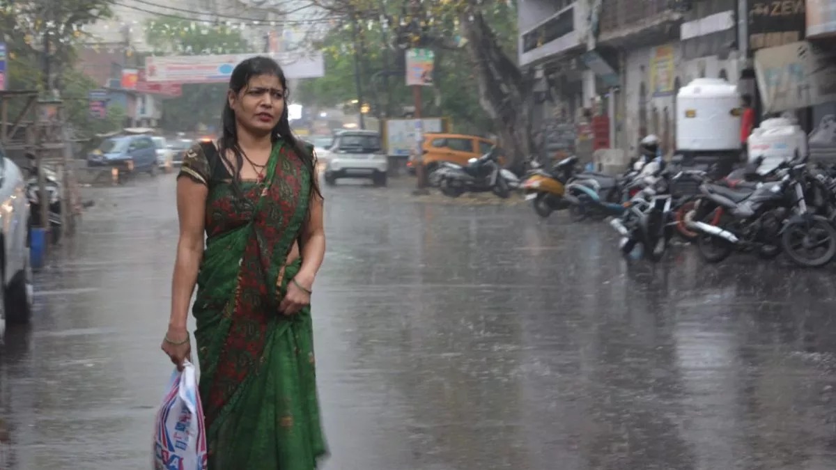 यूपी के कुछ जिलों में Rain की संभावना, जाने अपने शहर का हाल...