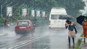 यूपी में तीन दिन Rain और वज्रपात का अलर्ट जारी, मौसम का बदलेगा मिजाज...