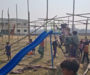 School Campus में बच्चों की सुरक्षा पर उठे सवाल, नगला गंगाराम प्राथमिक विद्यालय में झूले से गिरकर 2 छात्र घायल