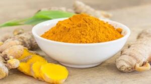 कच्ची Turmeric सेहत के लिए है बेहद फायदेमंद, कई बीमारियों के सितम से बचाएगा...