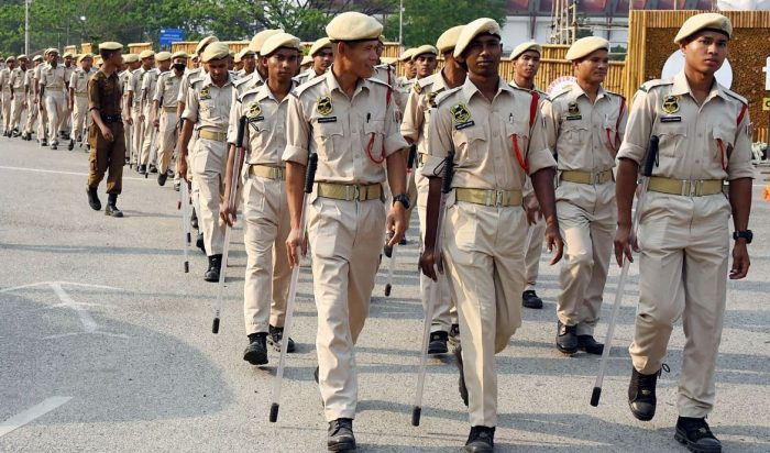 UP Police Recruitment: उत्तर प्रदेश में 30 हजार पुलिस भर्ती का ऐलान, सीएम योगी ने विधानसभा में दी जानकारी