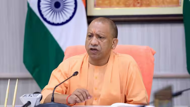 Yogi सरकार ने खोला प‍िटारा, यूपी की मेधावी छात्राओं के ल‍िए क‍िया ये बड़ा एलान, देखे पूरी रिपोर्ट...