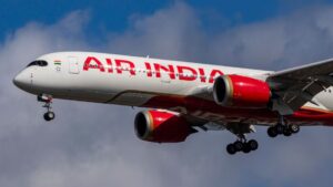 न्यूयॉर्क जा रही Air India की उड़ान में बम की धमकी, वापस मुंबई लौटा विमान...