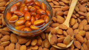 वजन बढ़ाने के लिए Almond का सेवन कैसे करें? जानने के लिए देखे रिपोर्ट ...