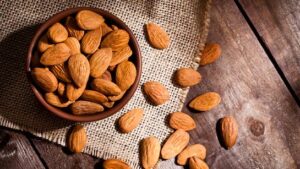 वजन बढ़ाने के लिए Almond का सेवन कैसे करें? जानने के लिए देखे रिपोर्ट ...