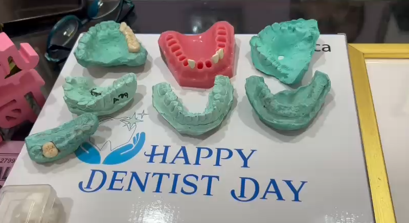 इटावा में राष्ट्रीय दंत चिकित्सक(Dentist) दिवस पर डॉ. मोनिका दुबे ने साझा की दांतों की देखभाल संबंधी महत्वपूर्ण जानकारी।